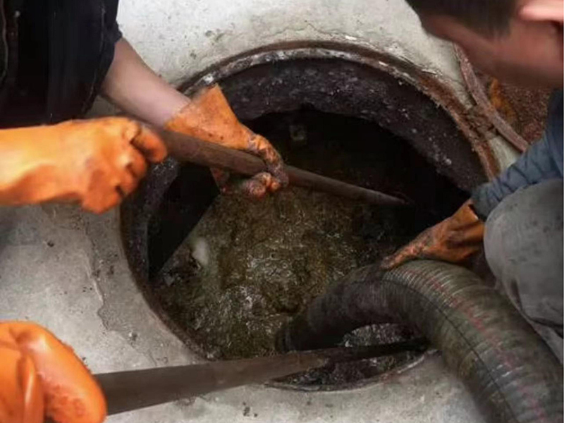 凤阳清理化粪池时如何避免沼气的危害?